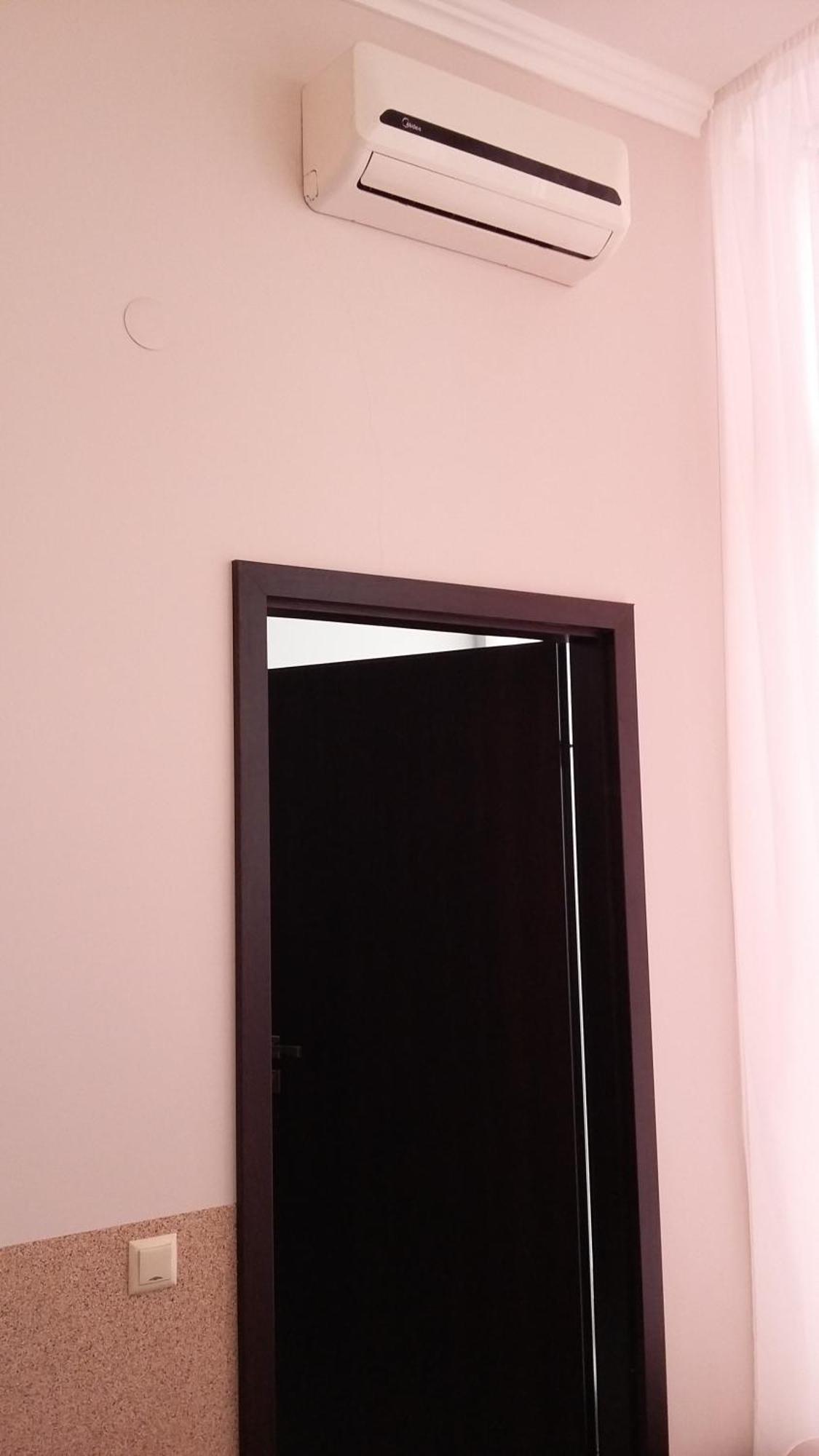 Hotel Merkuriy Leópolis Habitación foto