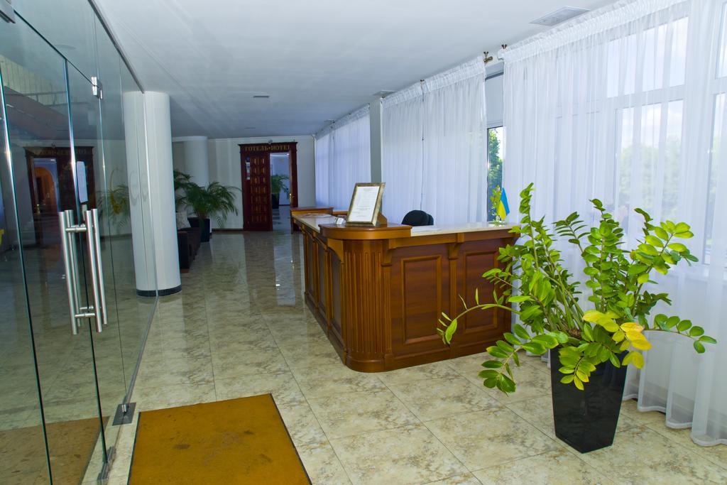 Hotel Merkuriy Leópolis Exterior foto